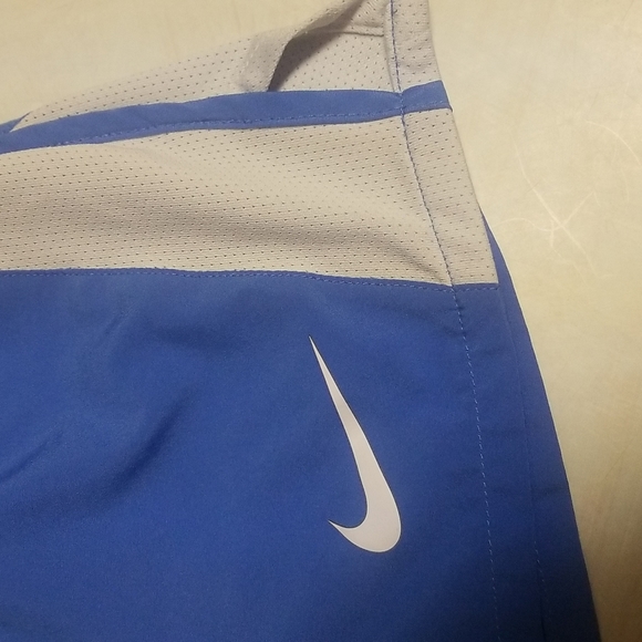 Girls XL Nike Dri-Fit running shorts - Picture 2 of 5